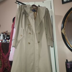 Vintage Burberrys Classic Beige Trench Coat